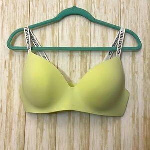 Victoria’s Secret T-Shirt Wireless Bra